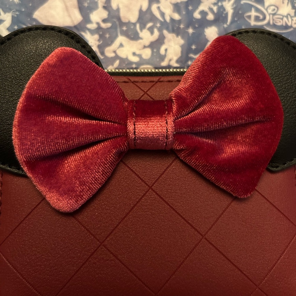 Disney Loungefly Minnie Mouse Burgundy Velvet Bow Mini Zip Wallet - Picture 6 of 10